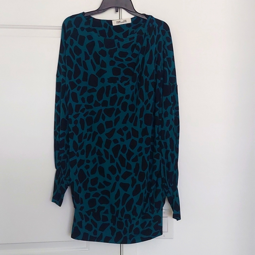 Diane Von Furstenberg oversized pleated mini dress